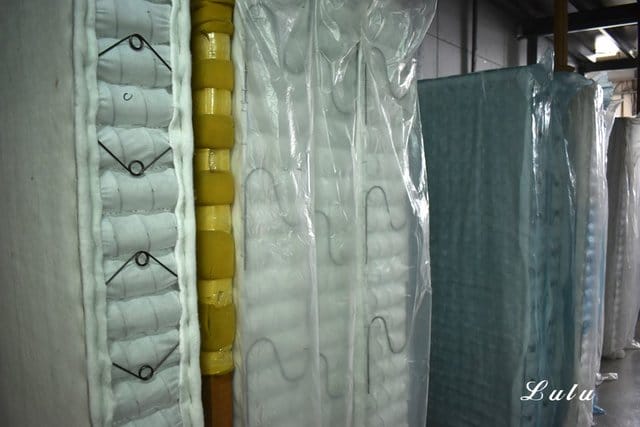 床墊推薦。台中佶豐床墊工廠。床墊製程公開化，30年經驗老師傅純手作。拒絕黑心床墊