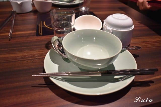 基隆廟口夜市火鍋。海棠春食膳鍋物。基隆仁愛五路上。提供頂級肉品的精緻個人鍋。食材新鮮嚴選。溫順易入喉的麻辣鍋「溫麻辣」湯底及慢火長燉「老火湯」湯底。帶你回到1840年代大上海的時尚華洋用餐氛圍