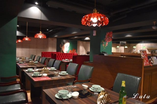 基隆廟口夜市火鍋。海棠春食膳鍋物。基隆仁愛五路上。提供頂級肉品的精緻個人鍋。食材新鮮嚴選。溫順易入喉的麻辣鍋「溫麻辣」湯底及慢火長燉「老火湯」湯底。帶你回到1840年代大上海的時尚華洋用餐氛圍