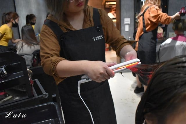 台中24小時髮廊。Virus Hair Salon-24H夜間髮廊 (剪理髮 染燙髮 髮型改造 美髮設計師)。超推2號設計師Amanda，親切可愛好相處，替你的秀髮著想