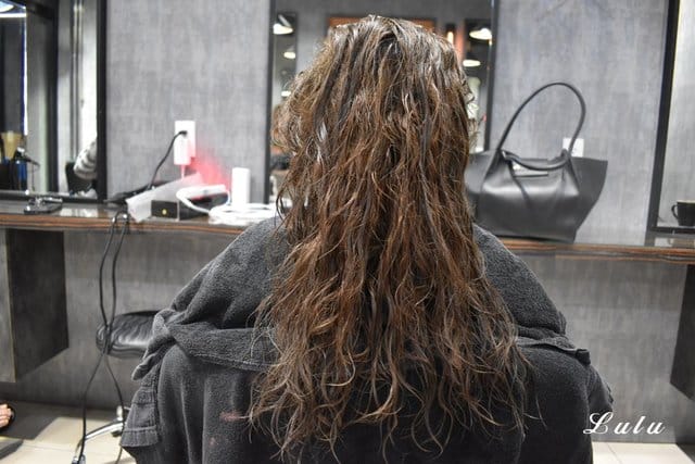 台中24小時髮廊。Virus Hair Salon-24H夜間髮廊 (剪理髮 染燙髮 髮型改造 美髮設計師)。超推2號設計師Amanda，親切可愛好相處，替你的秀髮著想