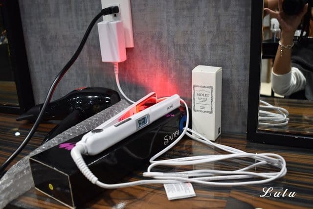 台中24小時髮廊。Virus Hair Salon-24H夜間髮廊 (剪理髮 染燙髮 髮型改造 美髮設計師)。超推2號設計師Amanda，親切可愛好相處，替你的秀髮著想
