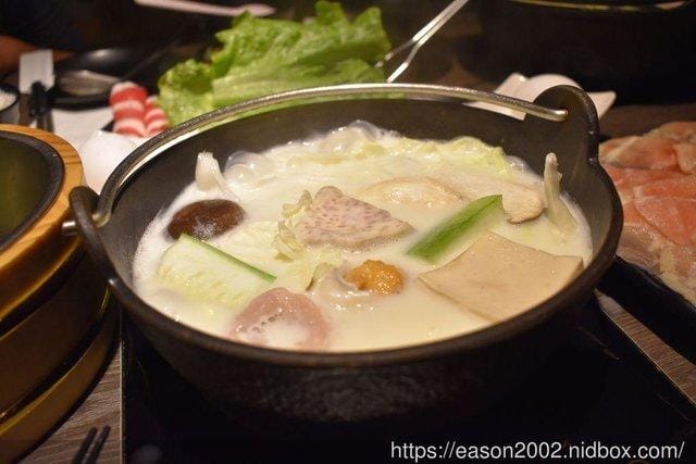千荷田日式涮涮鍋（永安店）。菜單改版升級，肉肉增量88元起。全新3種湯底，增加個人鴛鴦鍋可獨享雙重美味！
