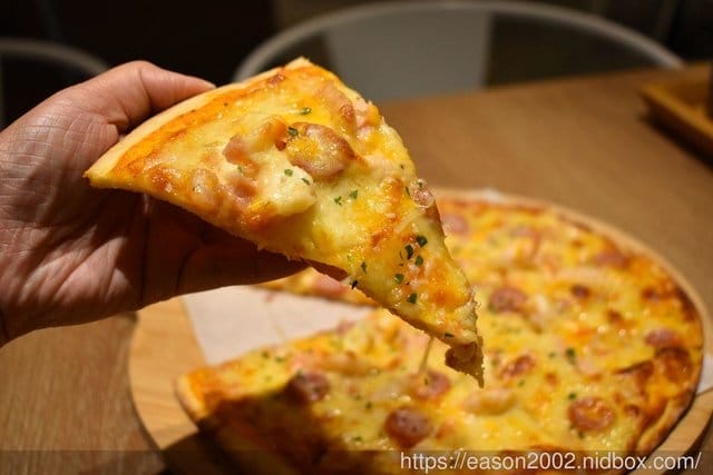 新莊美食天地。Jc 食尚廣場。樂義屋Love Eat House。義大利麵/手作pizza/燉飯。加料加價NT$49，升級套餐享飲料無限量暢飲