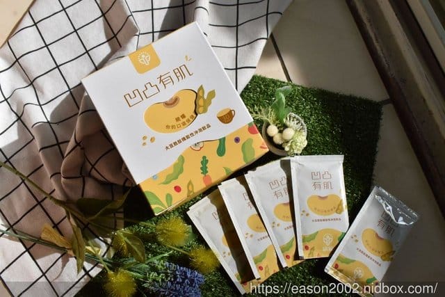 統耀｜你的口袋保健品 凹凸有肌大豆胜肽。大豆胜肽+11種蔬果萃取12種綜合維他命+日本孢子型乳酸菌+半乳寡糖。幫助消化，營養補充。加入喜愛飲品或是食物中，營養補給好輕鬆