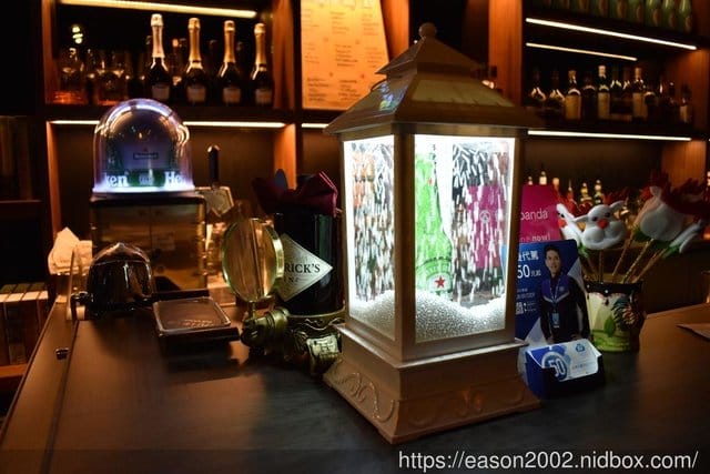 台中西區音樂酒吧。Wu La La。每週三、五、六，固定音樂活動。週末及小週末，放鬆心情的好地方