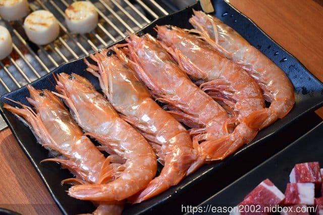 桃園海鮮百匯火烤兩吃吃到飽。文中海鮮百匯。澎湖產地直送。享受最新鮮的海陸雙饗