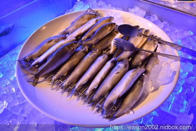 桃園海鮮百匯火烤兩吃吃到飽。文中海鮮百匯。澎湖產地直送。享受最新鮮的海陸雙饗