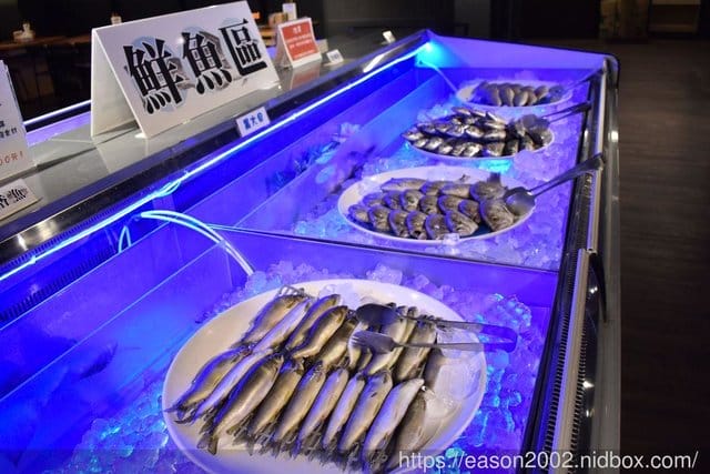 桃園海鮮百匯火烤兩吃吃到飽。文中海鮮百匯。澎湖產地直送。享受最新鮮的海陸雙饗