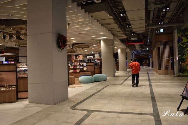 淡水新駐點。美麗新廣場 淡海館 。大小朋友的歡樂天堂。逛街、吃飯、玩耍、看電影，一次搞定。小小孩放電的好地方，眾多的親子餐廳可選擇
