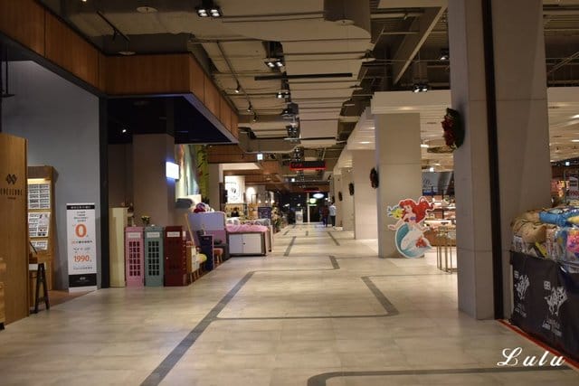淡水新駐點。美麗新廣場 淡海館 。大小朋友的歡樂天堂。逛街、吃飯、玩耍、看電影，一次搞定。小小孩放電的好地方，眾多的親子餐廳可選擇