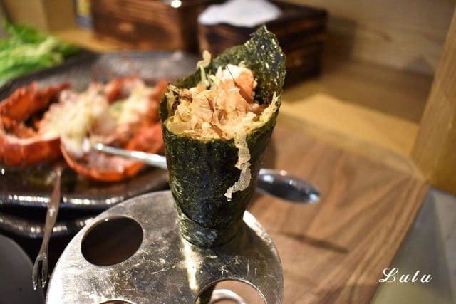 桃園火鍋推薦。土狗樂市桃園內壢家樂福店。活體現撈海鮮，現撈現稱重計價，吃出原味鮮甜。鍋物食材自己挑選，吃多少拿多少