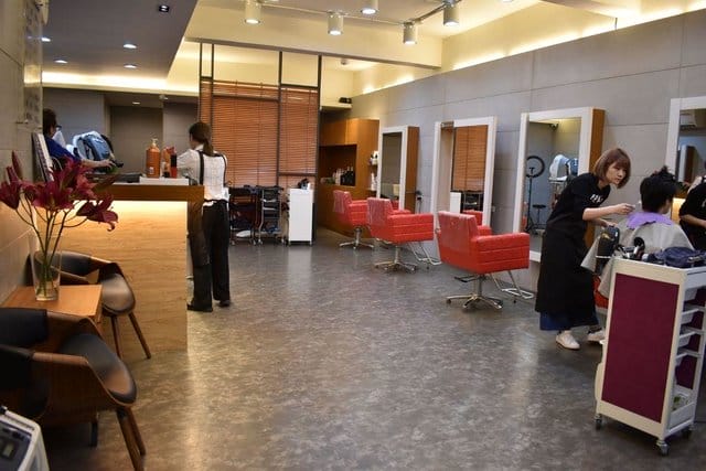 Miko Hair Design 新板店。板橋染髮/板橋護髮/板橋燙髮推薦。特別推薦專業用心的店長 #郁潔。年前變髮造型推薦