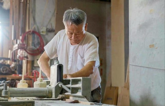 2020年台北世貿家具展。乾梧傢俱。源自於北歐雲杉木的實木傢俱，空氣中散發天然的原木香氣，提升生活品質。承重300KG，從兒童時期使用到成人的耐用傢俱