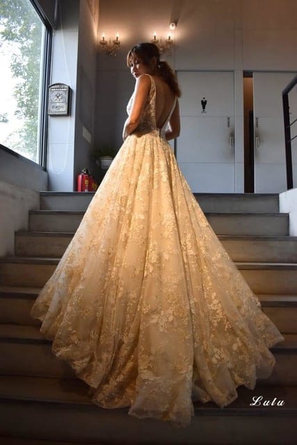 台中婚紗禮服推薦。J.S Wedding 傑斯婚紗攝影美學。全台NO.1水中婚紗。近千款禮服選擇，滿足各種身形的新娘。網路評價第一名婚紗工作室