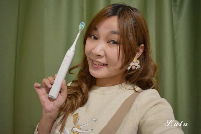 AODMA DY-108 成人音波智能電動牙刷。（秉慈AODMA澳德邁台灣獨家代理）。刷毛採用6mil的杜邦+德國 Pedex變色絲，超細緻。採用磁懸浮馬達，打水效果好，頻率可到41000次/分鐘