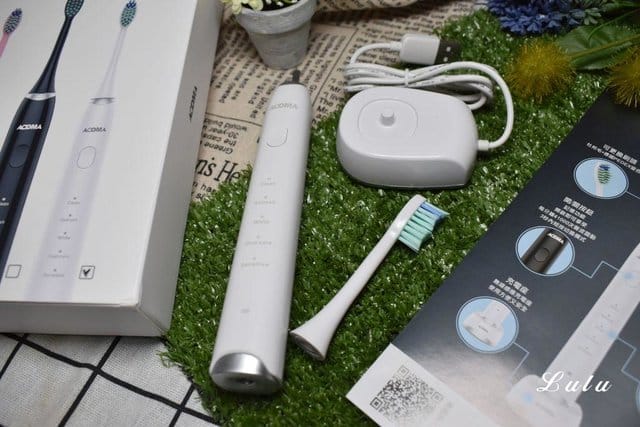 AODMA DY-108 成人音波智能電動牙刷。（秉慈AODMA澳德邁台灣獨家代理）。刷毛採用6mil的杜邦+德國 Pedex變色絲，超細緻。採用磁懸浮馬達，打水效果好，頻率可到41000次/分鐘