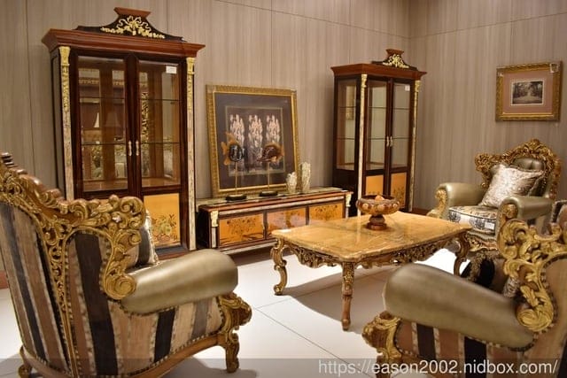 泰山家具推薦。巴洛克家具館。TOV進口家具。進口沙發。巴洛克藝術美學提升生活品質，讓精緻細膩的工藝雕刻技術與精心的室內設計做完美結合。將傢俱提升至工藝品的藝術境界