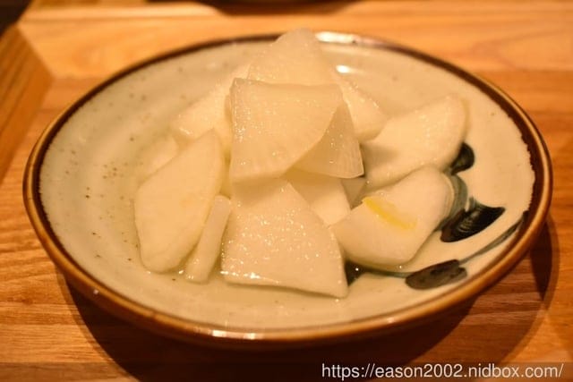 微風南山美食推薦。（米塔集團）川師傅功夫麵-微風南山店。Q彈的麵體&簡單的醬料，就能讓人黯然銷魂。精心熬煮的湯頭濃郁，四川麻辣香而不辣，老火湯底口感濃厚香淳，湯頭鮮甜味美