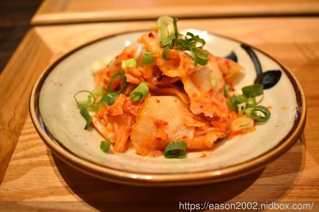微風南山美食推薦。（米塔集團）川師傅功夫麵-微風南山店。Q彈的麵體&簡單的醬料，就能讓人黯然銷魂。精心熬煮的湯頭濃郁，四川麻辣香而不辣，老火湯底口感濃厚香淳，湯頭鮮甜味美