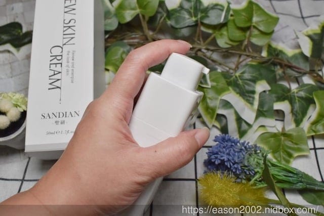 煩膩繁瑣的瓶瓶罐罐嗎？讓 聖研 新肌霜 省略你的保養步驟，原來保養也能這麼簡單。一瓶抵多瓶的保濕亮白聖品