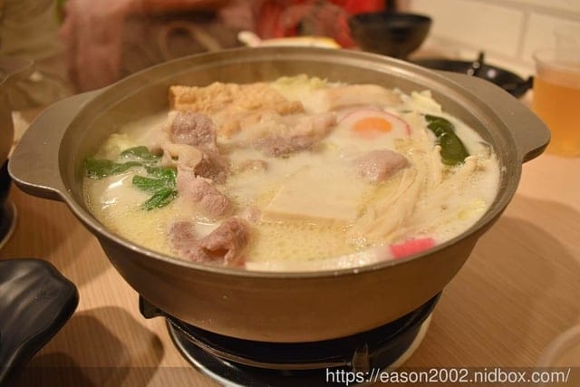 蘆洲火鍋。鍋賣局百元小火鍋（蘆洲長安店）。親民價位就能享用各國不同風味鍋物湯頭，無限量供應自助吧，超高CP值