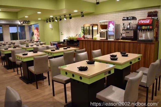 蘆洲火鍋。鍋賣局百元小火鍋（蘆洲長安店）。親民價位就能享用各國不同風味鍋物湯頭，無限量供應自助吧，超高CP值