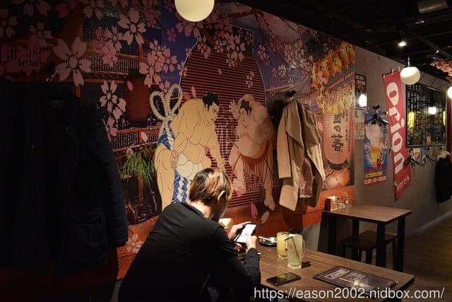 萬華居酒屋。#喜舍居酒屋。結合現代與懷舊日式風格的裝置藝術。食材新鮮嚴選，創意日式料理推薦
