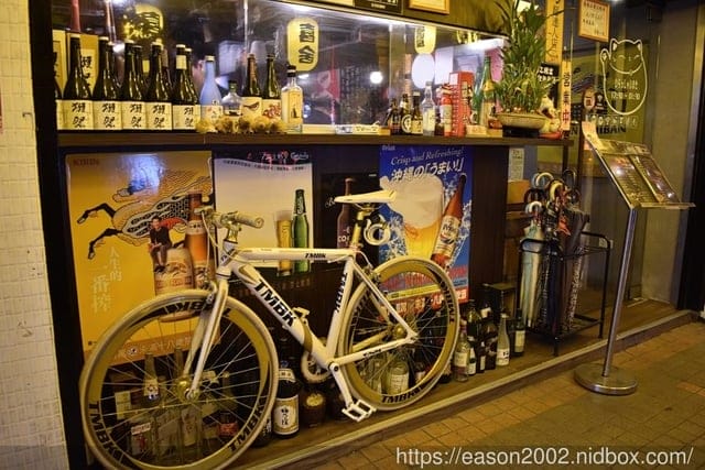 萬華居酒屋。#喜舍居酒屋。結合現代與懷舊日式風格的裝置藝術。食材新鮮嚴選，創意日式料理推薦