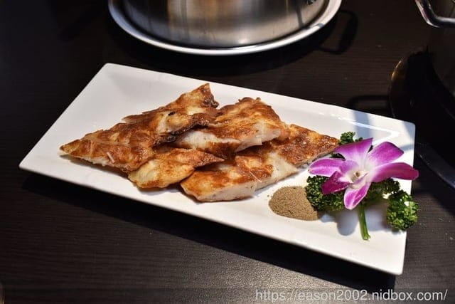 新北美食推薦。#蒸翻天蒸氣火鍋。蒸翻天 海鮮蒸氣塔（林口店）。真正饕客才懂得美味。用蒸的才能吃到海鮮的原始鮮甜滋味。霸氣的生猛海鮮94狂。海鮮塔後的精緻鍋物與黃金干貝粥，讓人意猶未盡