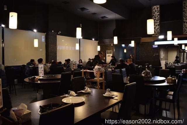 新北美食推薦。#蒸翻天蒸氣火鍋。蒸翻天 海鮮蒸氣塔（林口店）。真正饕客才懂得美味。用蒸的才能吃到海鮮的原始鮮甜滋味。霸氣的生猛海鮮94狂。海鮮塔後的精緻鍋物與黃金干貝粥，讓人意猶未盡