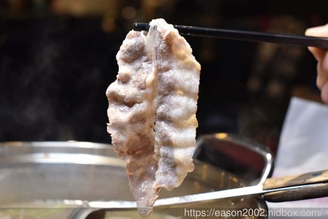 新北美食推薦。#蒸翻天蒸氣火鍋。蒸翻天 海鮮蒸氣塔（林口店）。真正饕客才懂得美味。用蒸的才能吃到海鮮的原始鮮甜滋味。霸氣的生猛海鮮94狂。海鮮塔後的精緻鍋物與黃金干貝粥，讓人意猶未盡