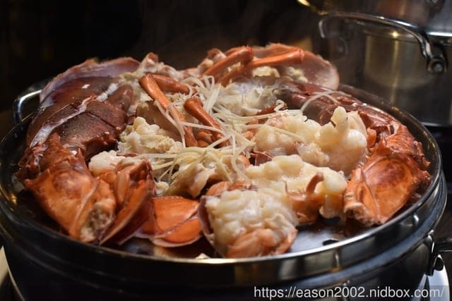 新北美食推薦。#蒸翻天蒸氣火鍋。蒸翻天 海鮮蒸氣塔（林口店）。真正饕客才懂得美味。用蒸的才能吃到海鮮的原始鮮甜滋味。霸氣的生猛海鮮94狂。海鮮塔後的精緻鍋物與黃金干貝粥，讓人意猶未盡