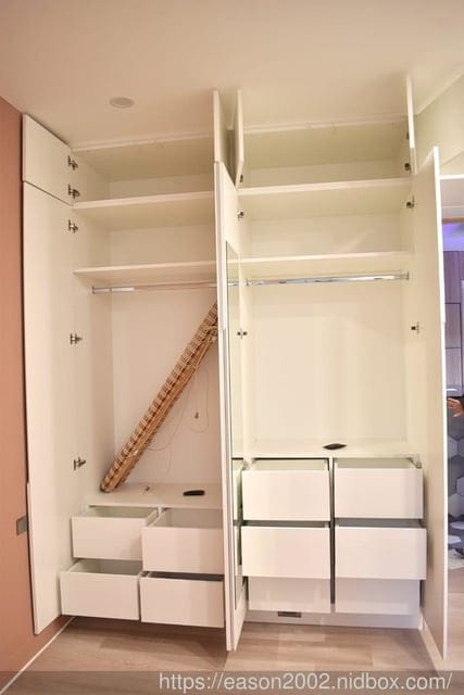 台北新店室內裝修【漆滿億油漆工程】舊屋翻新變豪宅-油漆施工推薦，讓老舊的牆面，粉刷變繽紛系的床頭牆(板橋,三重,大台北等地服務)
