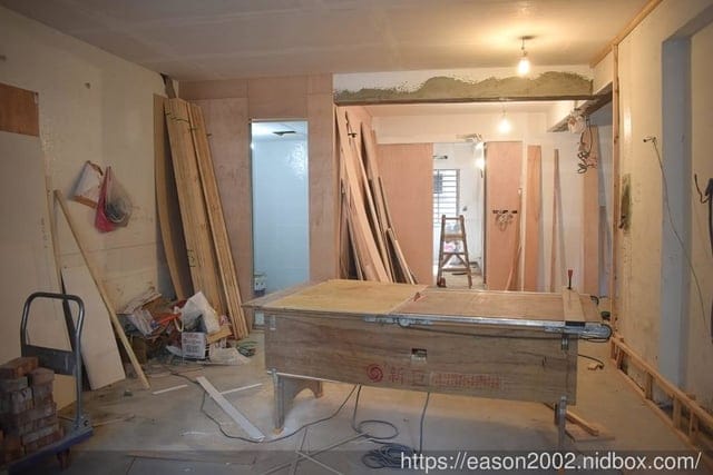 台北新店室內裝修【漆滿億油漆工程】舊屋翻新變豪宅-油漆施工推薦，讓老舊的牆面，粉刷變繽紛系的床頭牆(板橋,三重,大台北等地服務)