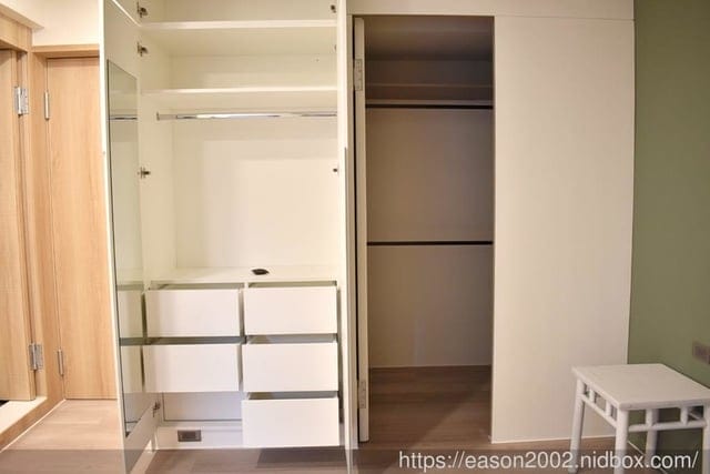 台北新店室內裝修【漆滿億油漆工程】舊屋翻新變豪宅-油漆施工推薦，讓老舊的牆面，粉刷變繽紛系的床頭牆(板橋,三重,大台北等地服務)