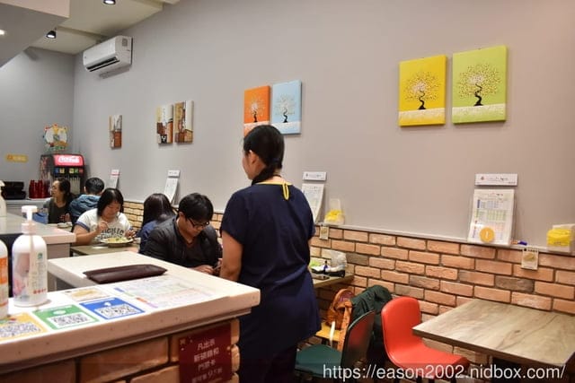 西門義大利麵。Win Win Pasta 艋舺店 魔法義大利。平價義大利麵推薦。共餐加價80元，可享免費飲料、濃湯無限量供應，免費麵包一份