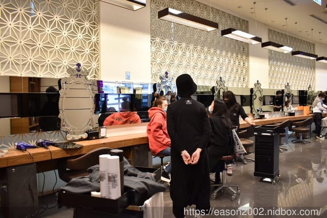 台北信義區貴婦髮廊。EROS Hair styling。藝人、明星剪髮推薦。質感染髮、剪髮、燙髮、護髮推薦。五段式結構護髮，柔順光澤超持久