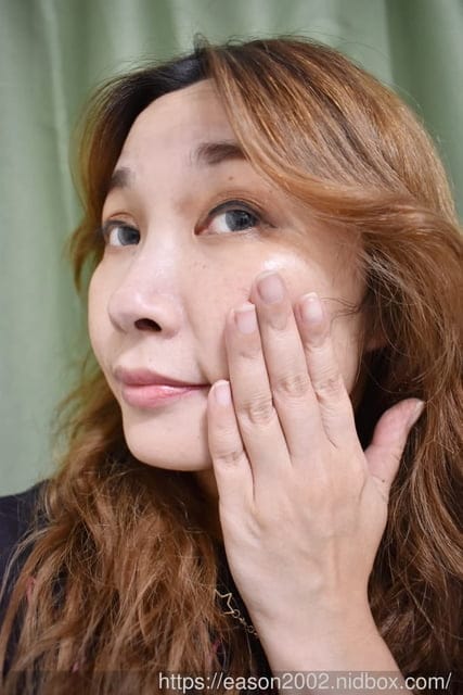 25歲輕熟齡肌膚使用的凍齡秘笈。TKLAB 植肌生技 多肽凍齡抗皺輕乳霜。質地清爽不黏膩，小分子好吸收。肌膚表面形成保護膜，保濕鎖水一次完成