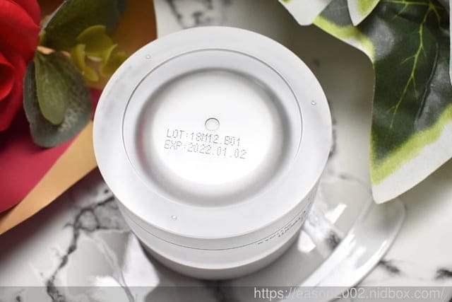 25歲輕熟齡肌膚使用的凍齡秘笈。TKLAB 植肌生技 多肽凍齡抗皺輕乳霜。質地清爽不黏膩，小分子好吸收。肌膚表面形成保護膜，保濕鎖水一次完成
