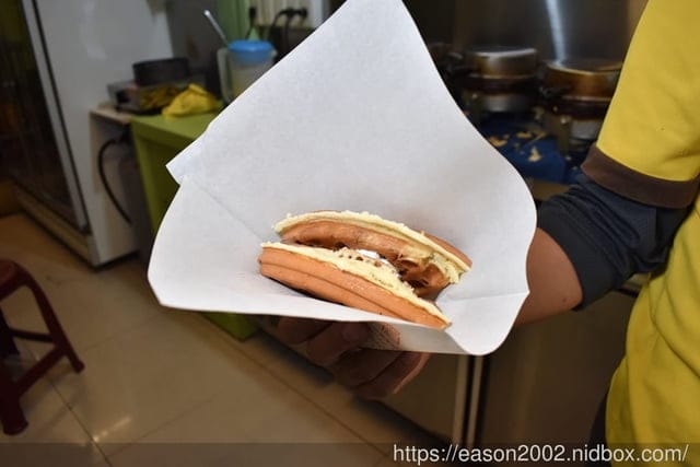 大安鬆餅外送。咕咕鬆餅屋-信大店。療癒系下午茶點心推薦。專業技術烘烤，吃多也不覺得口乾。鹹、甜口味，各式不同滋味，口味選擇多樣化。近大安捷運站步行約5分鐘腳程