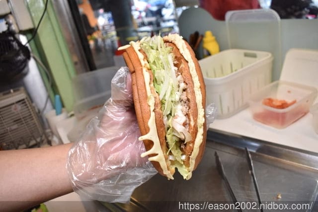 大安鬆餅外送。咕咕鬆餅屋-信大店。療癒系下午茶點心推薦。專業技術烘烤，吃多也不覺得口乾。鹹、甜口味，各式不同滋味，口味選擇多樣化。近大安捷運站步行約5分鐘腳程