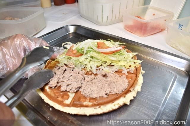 大安鬆餅外送。咕咕鬆餅屋-信大店。療癒系下午茶點心推薦。專業技術烘烤，吃多也不覺得口乾。鹹、甜口味，各式不同滋味，口味選擇多樣化。近大安捷運站步行約5分鐘腳程