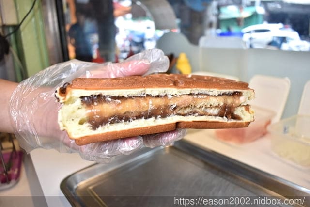大安鬆餅外送。咕咕鬆餅屋-信大店。療癒系下午茶點心推薦。專業技術烘烤，吃多也不覺得口乾。鹹、甜口味，各式不同滋味，口味選擇多樣化。近大安捷運站步行約5分鐘腳程