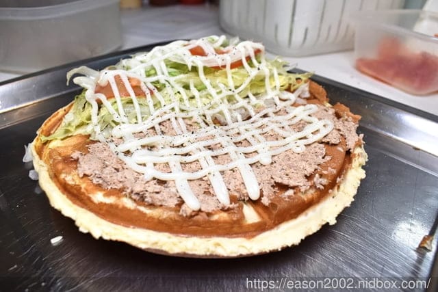 大安鬆餅外送。咕咕鬆餅屋-信大店。療癒系下午茶點心推薦。專業技術烘烤，吃多也不覺得口乾。鹹、甜口味，各式不同滋味，口味選擇多樣化。近大安捷運站步行約5分鐘腳程