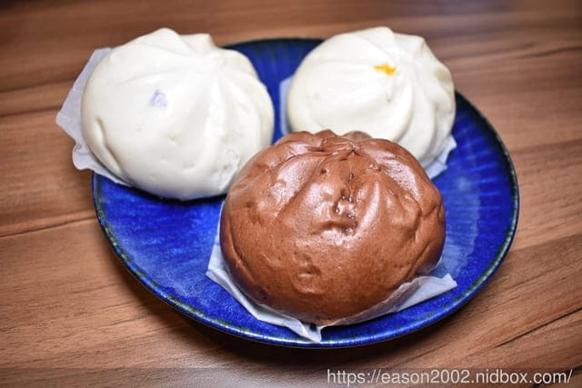 台中勤美綠道園B1美食推薦。藤記甜品。爆漿的巧克力包，讓你幸福感爆棚。黑糖與無糖豆漿結合的豆花湯底，香濃不甜膩。顆粒感的花生豆漿，原來豆漿也能有咬勁