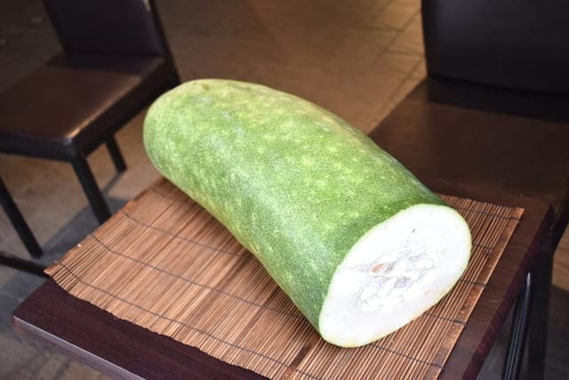 冬仙堂- 艋舺古早茶飲（艋舺店）。原料食材新鮮製成的古早味健康飲品。新鮮冬瓜現刨絲熬煮的冬瓜露。使用洋菜製成的冬瓜凍凝飲，94不一樣