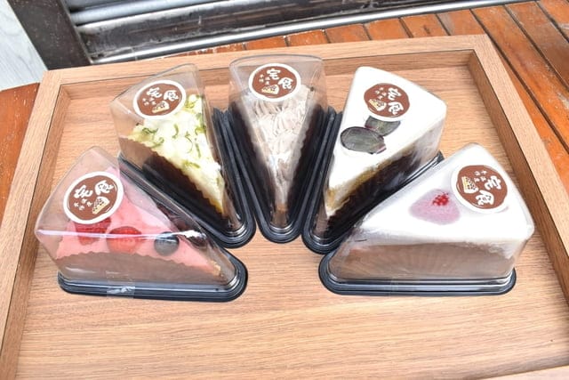 板橋巷弄美食。#宅食。由板娘親自手作的蛋糕，每日限定。堅持新鮮食材，當日現作。建議提前預定喔！