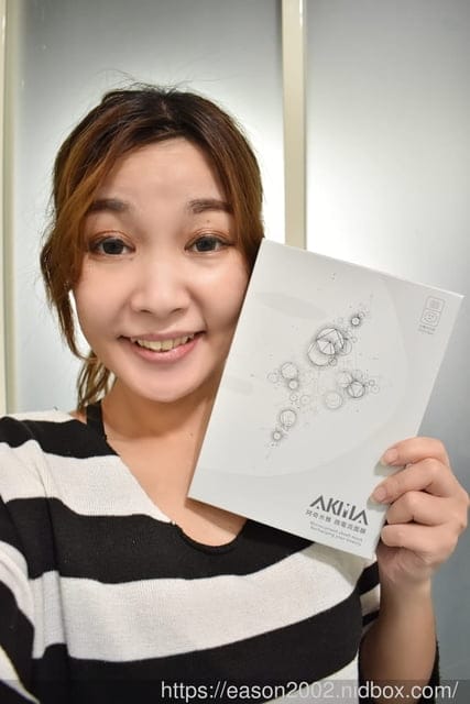 比一般面膜還強的超強4倍滲透力。樂活密碼#AKIMIA 阿奇米雅 微電流面膜。微電流專利，讓精華成分更容易被肌膚吸收。絲絨織工面膜材質，親膚性高，完整服貼每吋肌膚