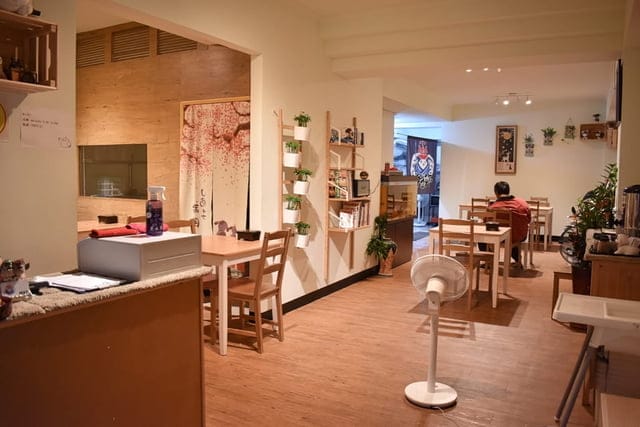 新店拉麵。海貓亭 うみねこ亭。新店平價日式拉麵推薦。近新店捷運站步行約10分鐘。可以順便來過碧潭遊